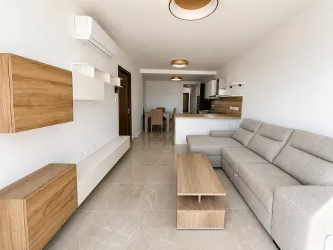 3 bed Penthouse For Rent in Gzira, Gzira - thumb 1