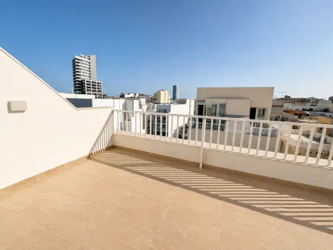 3 bed Penthouse For Rent in Gzira, Gzira - thumb 4