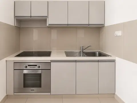 2 bed Town House For Rent in Sliema, Sliema - thumb 3