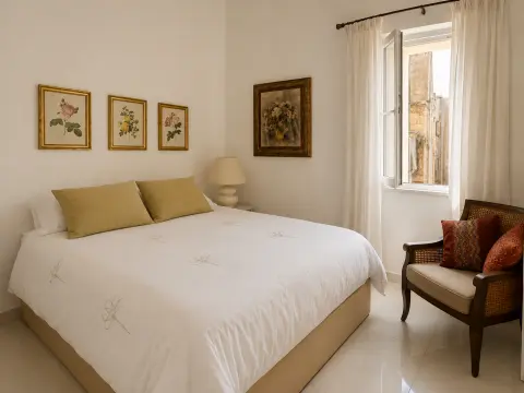 2 bed Town House For Rent in Sliema, Sliema - thumb 5