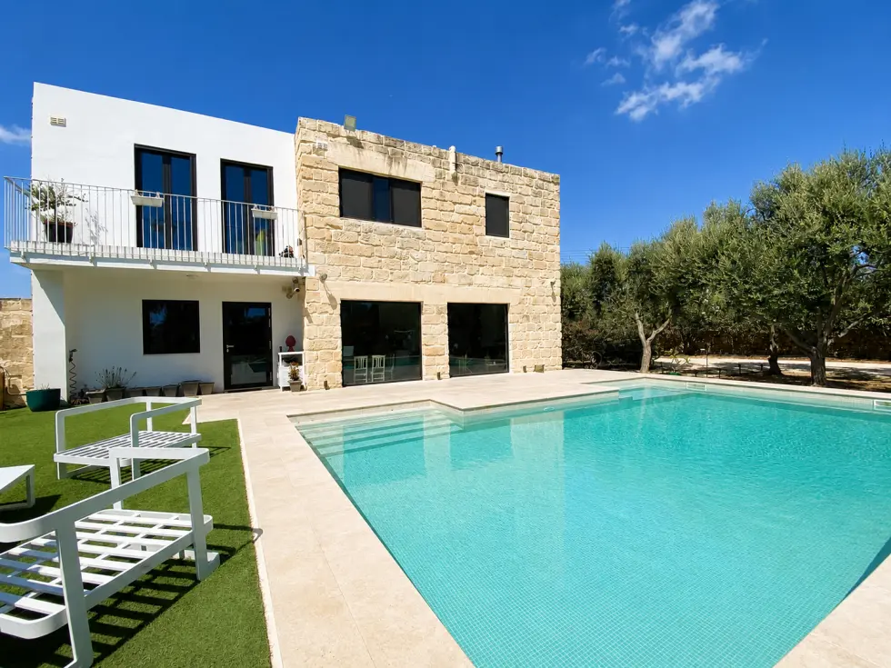 4 bed Farmhouse For Sale in Naxxar, Naxxar - thumb 1