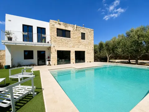 4 bed Farmhouse For Sale in Naxxar, Naxxar - thumb 1