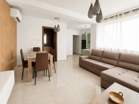 2 bed Apartment For Rent in Gzira, Gzira - thumb 1
