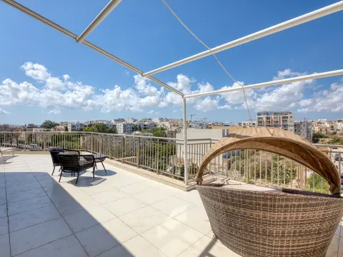 3 bed Penthouse For Sale in St Julian's, St Julian's - thumb 3