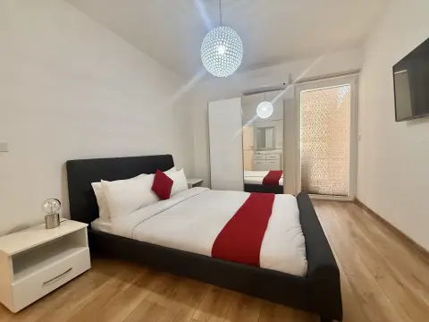 2 bed Apartment For Rent in Sliema, Sliema - thumb 7