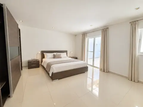 5 bed Apartment For Rent in Swieqi, Swieqi - thumb 6