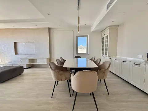 4 bed Apartment For Rent in Sliema, Sliema - thumb 7