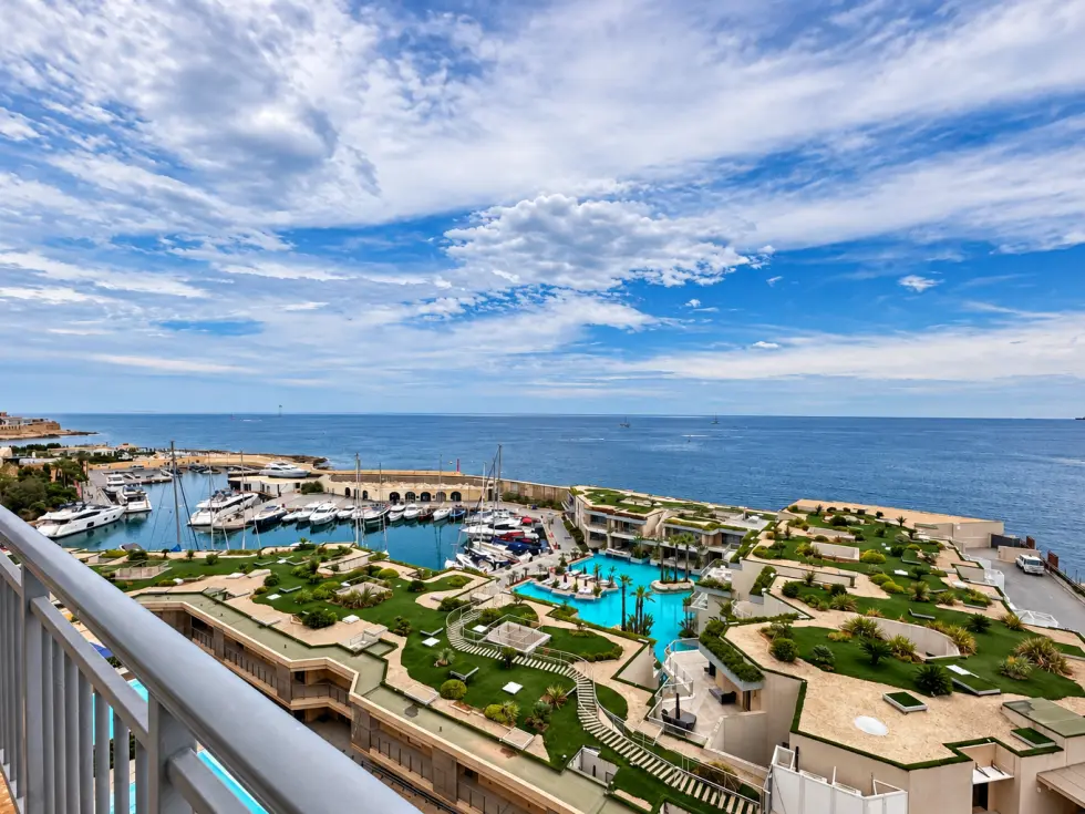 3 bed Apartment For Rent in St Julian's, St Julian's - thumb 2
