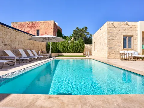 3 bed Farmhouse For Sale in Rabat, Rabat - thumb 1