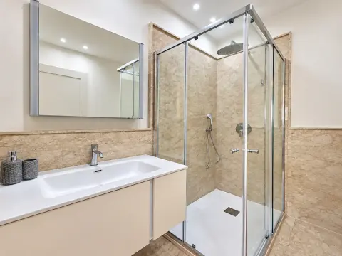 2 bed Penthouse For Rent in Sliema, Sliema - thumb 7