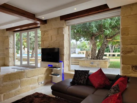 4 bed House of Character For Rent in Naxxar, Naxxar - thumb 10