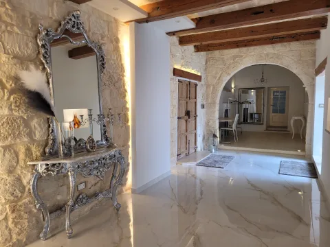 4 bed House of Character For Rent in Naxxar, Naxxar - thumb 6