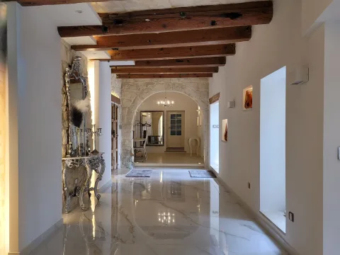 4 bed House of Character For Rent in Naxxar, Naxxar - thumb 8