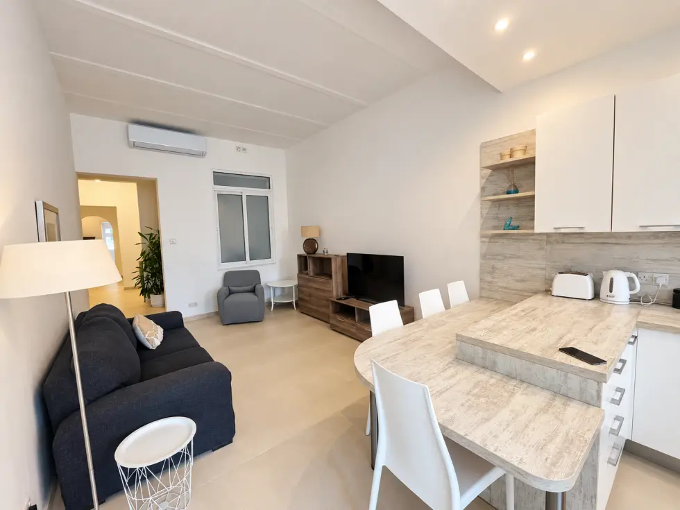 3 bed Apartment For Rent in Sliema, Sliema - thumb 3