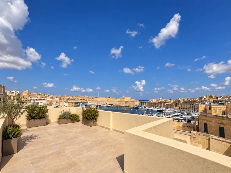 4 bed Town House For Sale in Senglea, Senglea - thumb 1