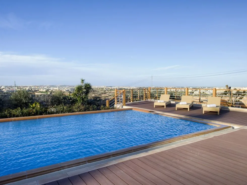 3 bed Villa For Rent in Zurrieq, Zurrieq - thumb 1