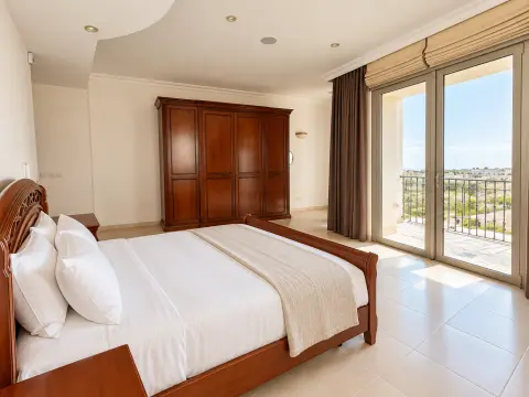 4 bed Apartment For Rent in Sliema, Sliema - thumb 8