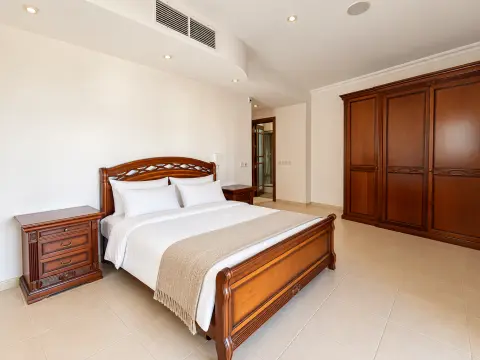 4 bed Apartment For Rent in Sliema, Sliema - thumb 9