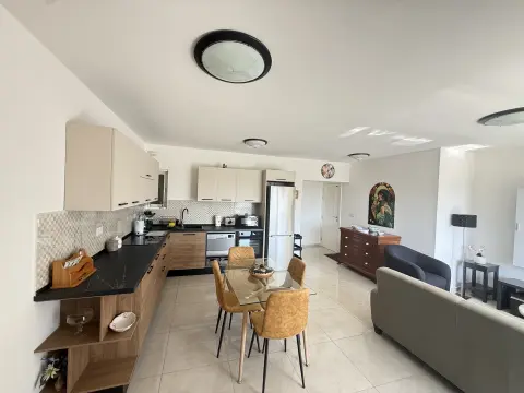 2 bed Maisonette For Rent in Pembroke, Pembroke - thumb 4