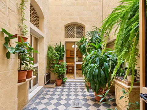 4 bed Palazzo For Sale in Cospicua, Cospicua - thumb 2