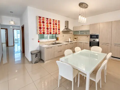3 bed Apartment For Rent in Sliema, Sliema - thumb 3