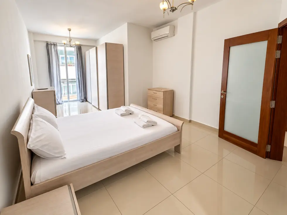 3 bed Apartment For Rent in Sliema, Sliema - thumb 5