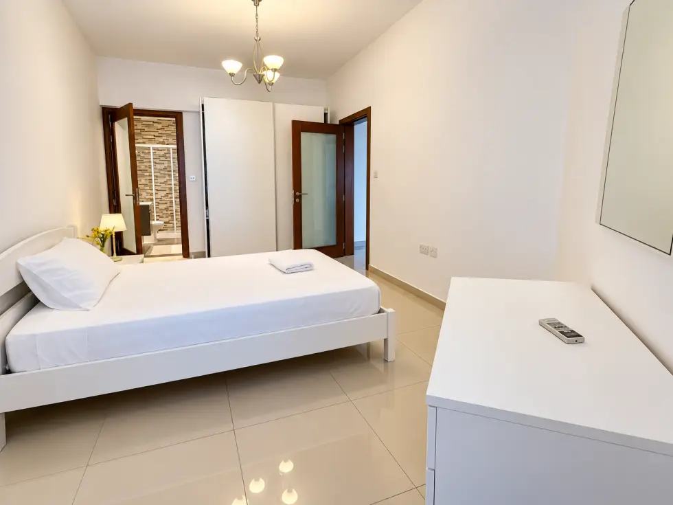 3 bed Apartment For Rent in Sliema, Sliema - thumb 6