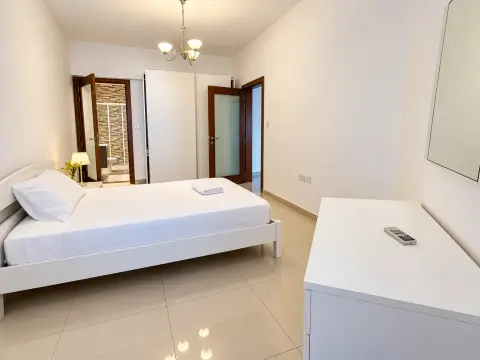 3 bed Apartment For Rent in Sliema, Sliema - thumb 6