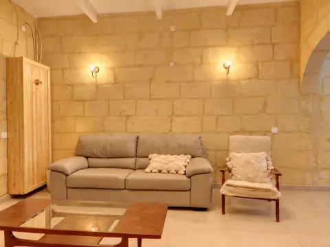 2 bed Town House For Rent in Kalkara, Kalkara - thumb 2