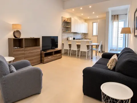 3 bed Apartment For Rent in Sliema, Sliema - thumb 4