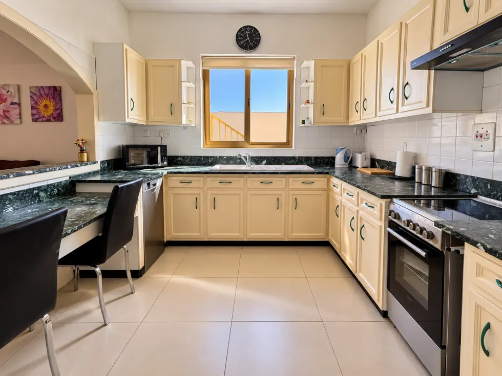 3 bed Apartment For Rent in Swieqi, Swieqi - thumb 6