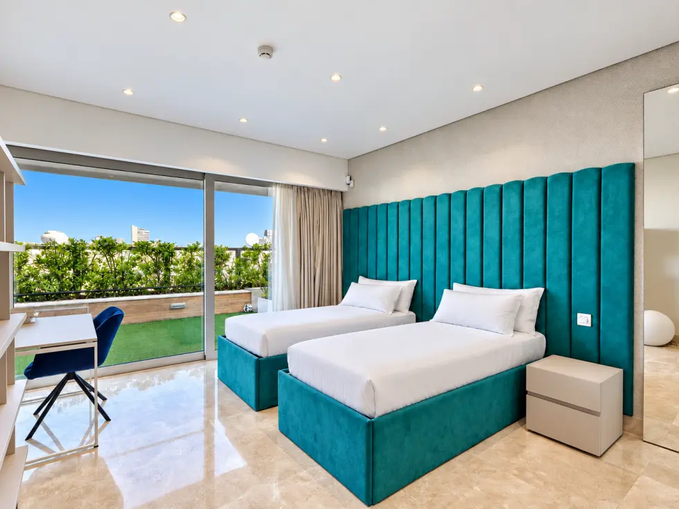 4 bed Penthouse For Rent in Ta' Xbiex, Ta' Xbiex - thumb 16