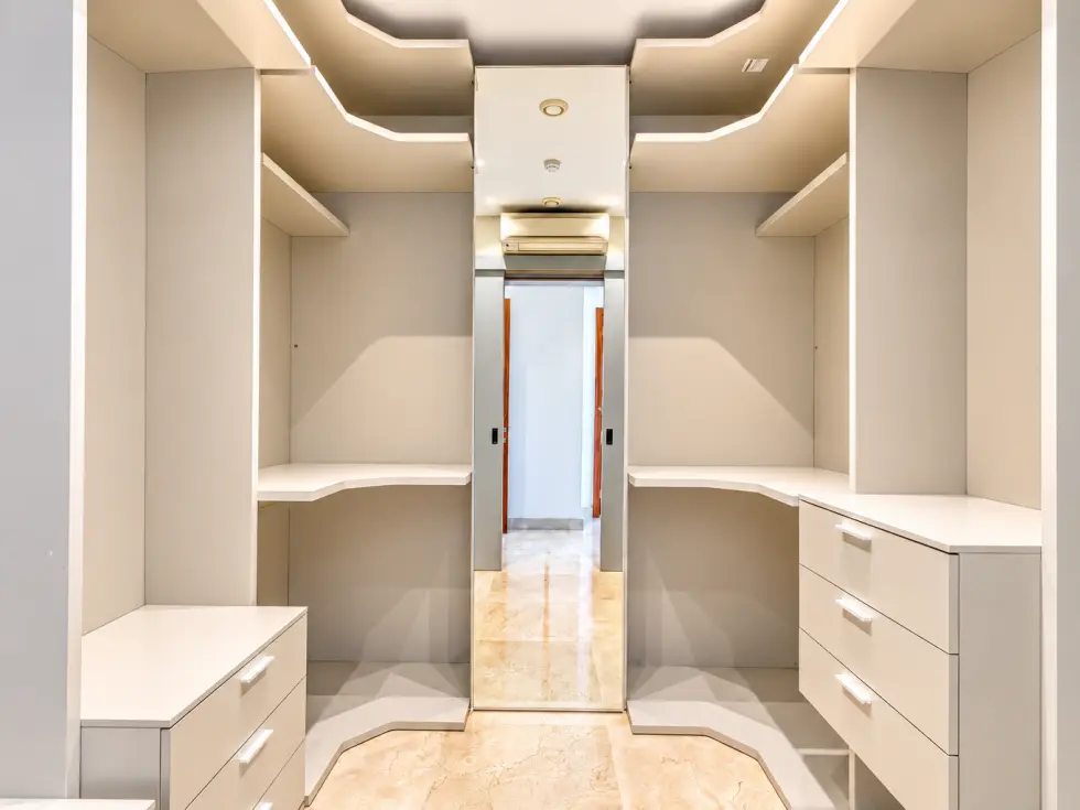4 bed Penthouse For Rent in Ta' Xbiex, Ta' Xbiex - thumb 19