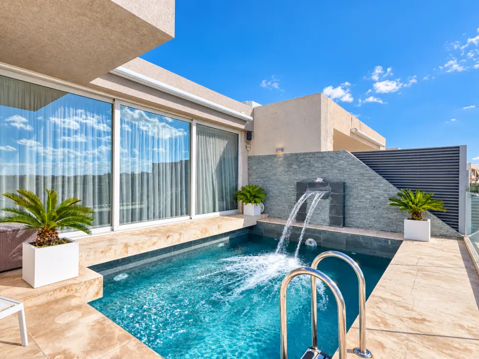 4 bed Penthouse For Rent in Ta' Xbiex, Ta' Xbiex - thumb 20