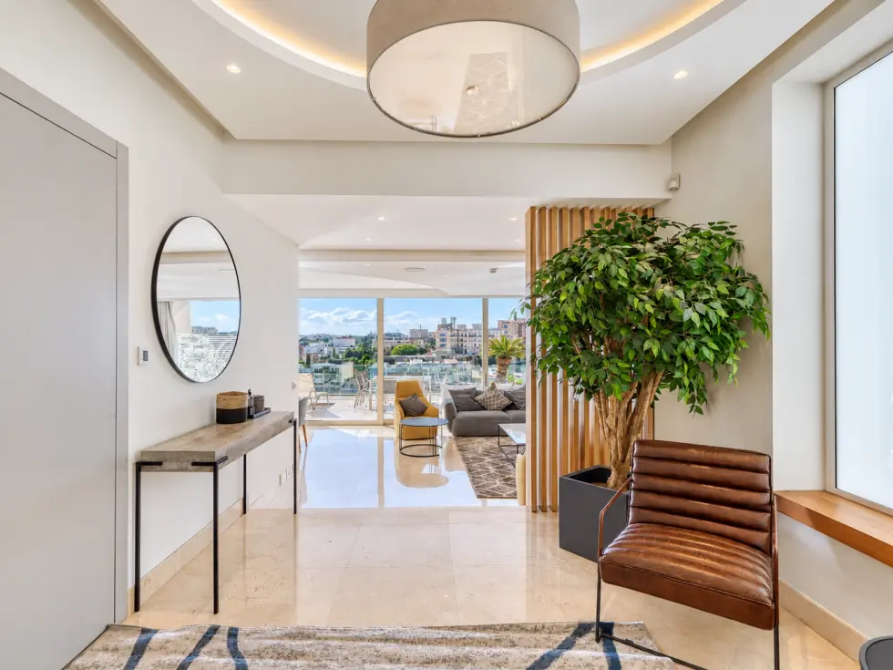 4 bed Penthouse For Rent in Ta' Xbiex, Ta' Xbiex - thumb 21
