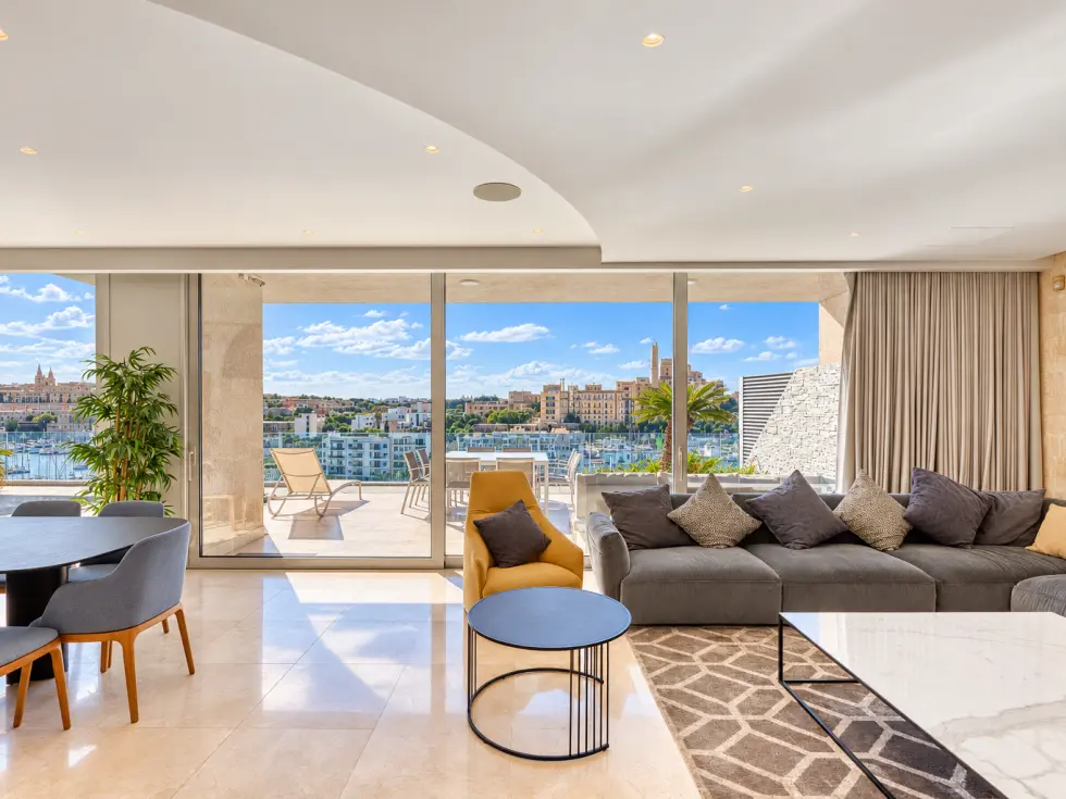 4 bed Penthouse For Rent in Ta' Xbiex, Ta' Xbiex - thumb 6