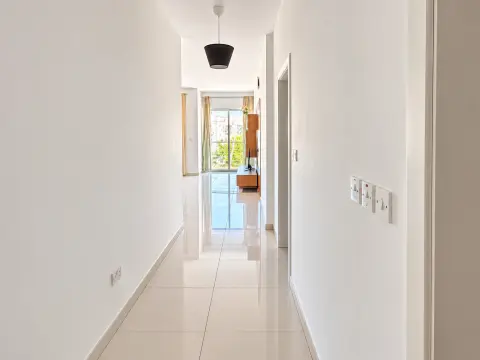 3 bed Apartment For Rent in Bahar ic-Caghaq, Bahar ic-Caghaq - thumb 3