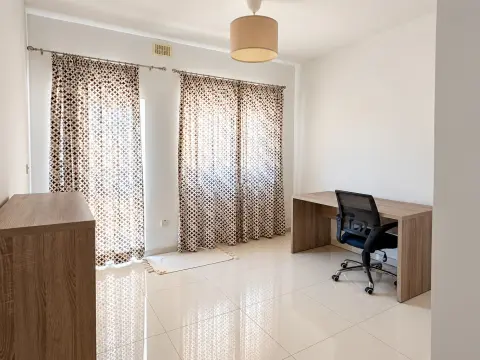 3 bed Apartment For Rent in Bahar ic-Caghaq, Bahar ic-Caghaq - thumb 6
