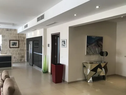 4 bed Villa For Rent in Marsascala, Marsascala - thumb 8