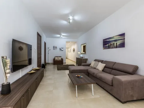 3 bed Apartment For Rent in Mellieha, Mellieha - thumb 1