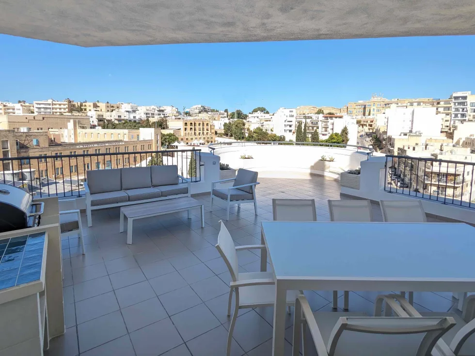 2 bed Penthouse For Rent in Gzira, Gzira - thumb 1