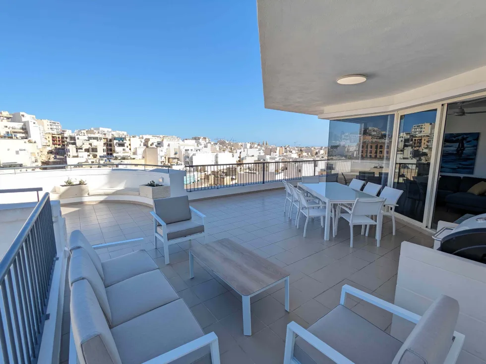 2 bed Penthouse For Rent in Gzira, Gzira - thumb 2