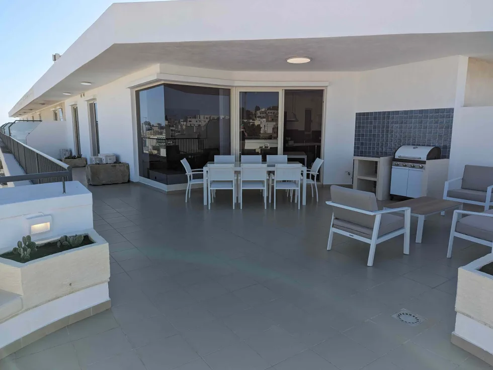 2 bed Penthouse For Rent in Gzira, Gzira - thumb 4