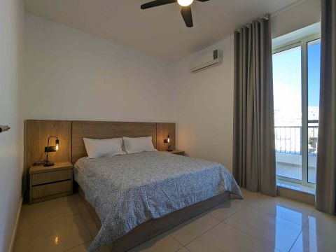 2 bed Penthouse For Rent in Gzira, Gzira - thumb 8