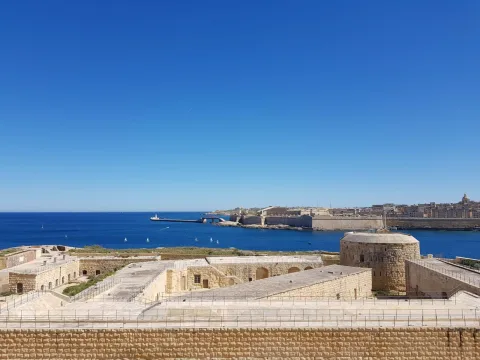 3 bed Apartment For Rent in Sliema, Sliema - thumb 2