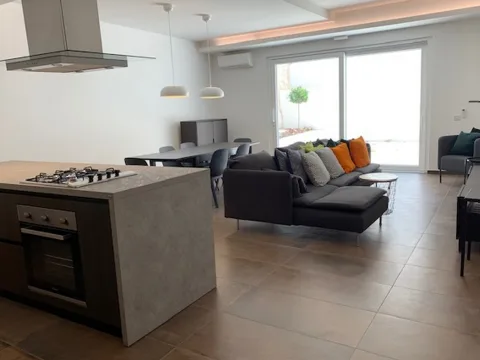 3 bed Penthouse For Rent in Sliema, Sliema - thumb 3