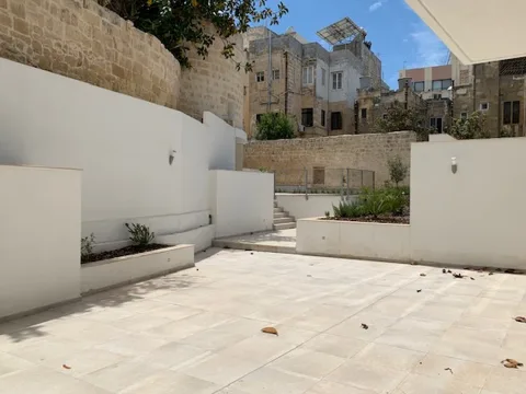 3 bed Penthouse For Rent in Sliema, Sliema - thumb 9