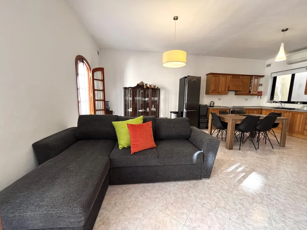 3 bed Apartment For Rent in Sliema, Sliema - thumb 1