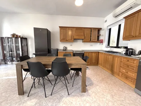 3 bed Apartment For Rent in Sliema, Sliema - thumb 2