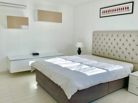 1 bed Penthouse For Rent in Sliema, Sliema - thumb 14